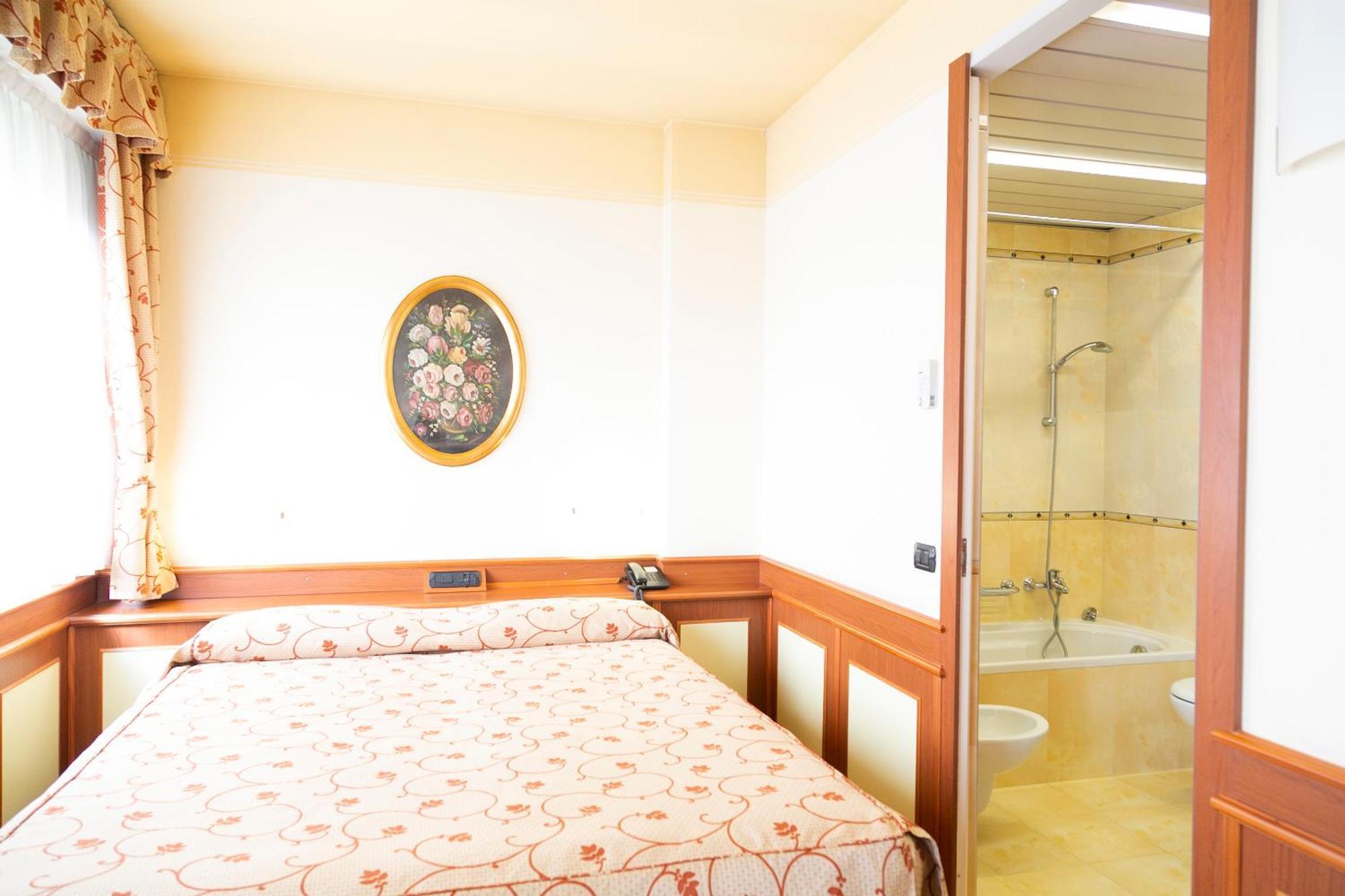 Melas Hotel Merate Eksteriør billede
