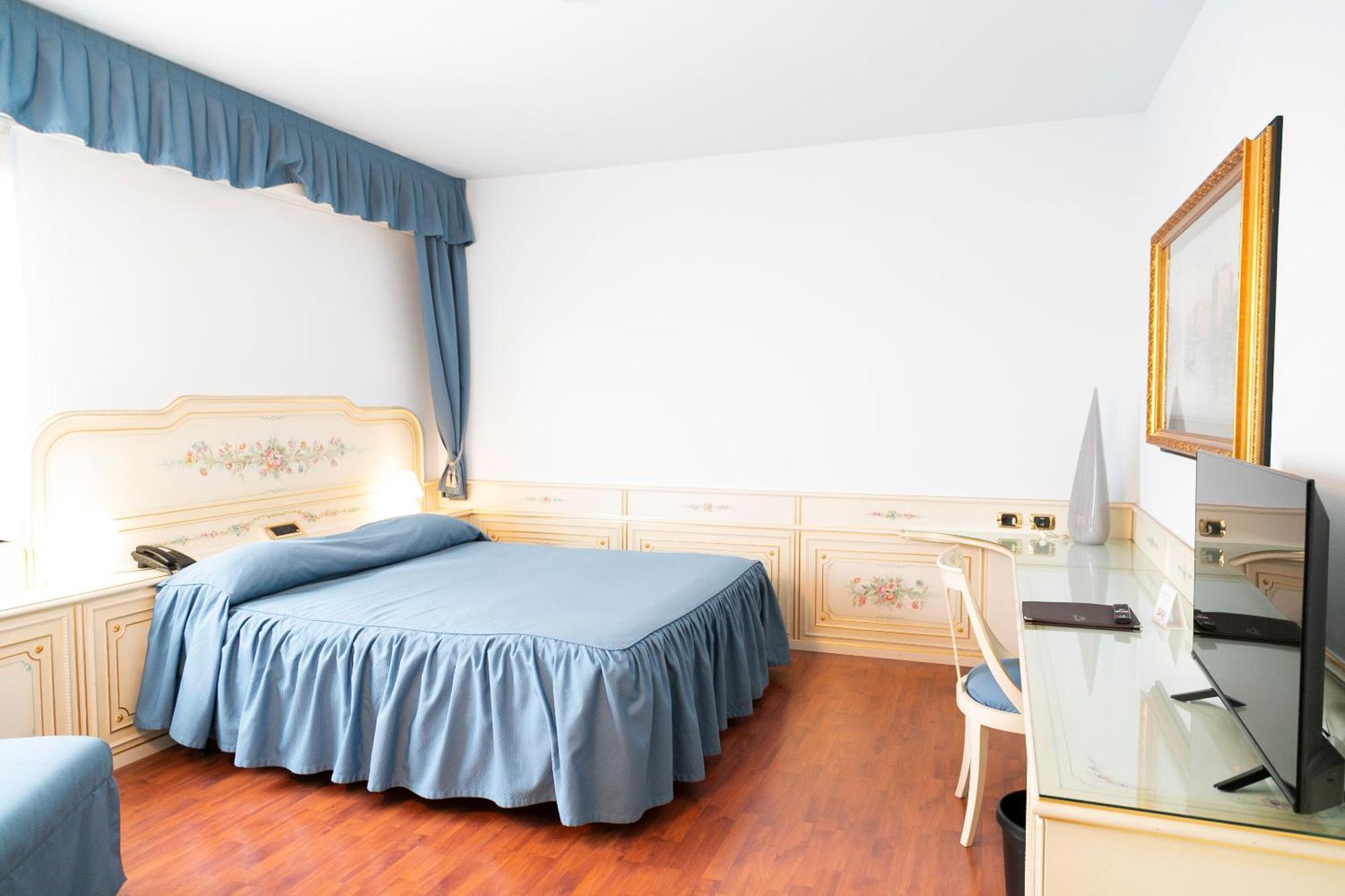 Melas Hotel Merate Eksteriør billede