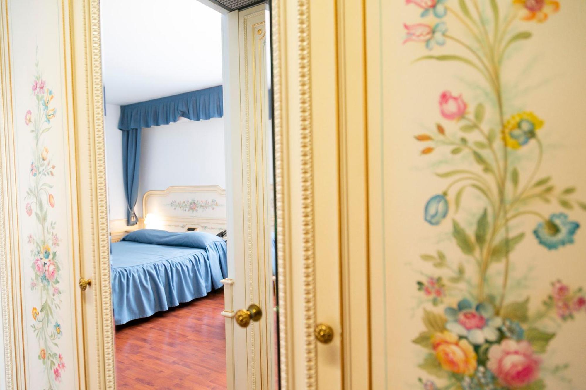 Melas Hotel Merate Eksteriør billede